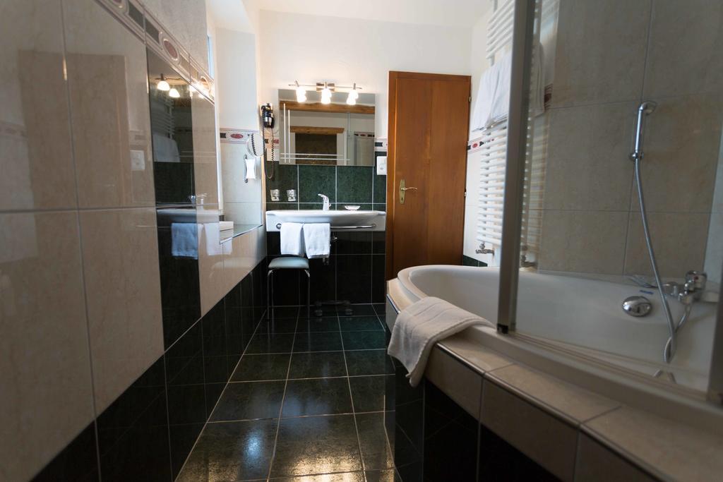 Hôtel de la Truite Le Pont Habitación foto